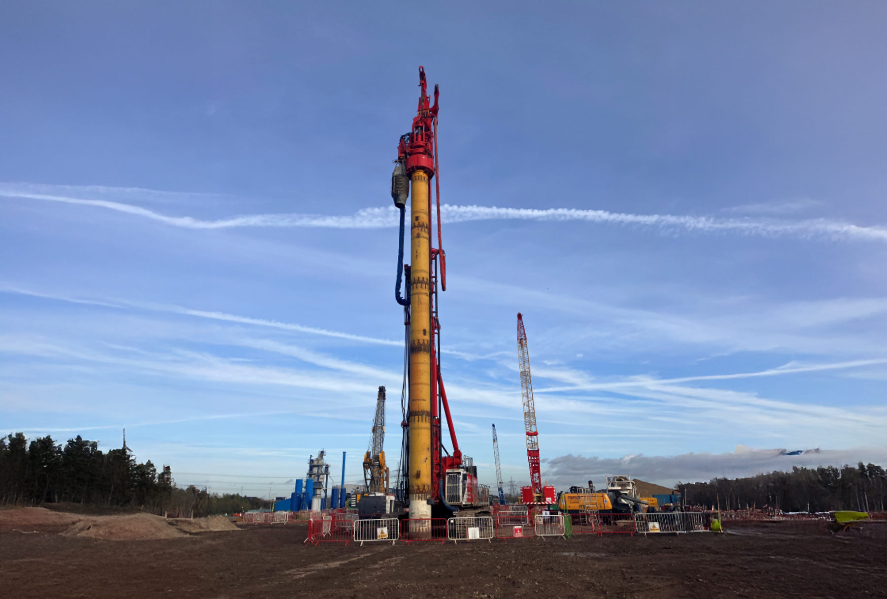 Piling rig delivery - Tuesday 25th Nov 2025